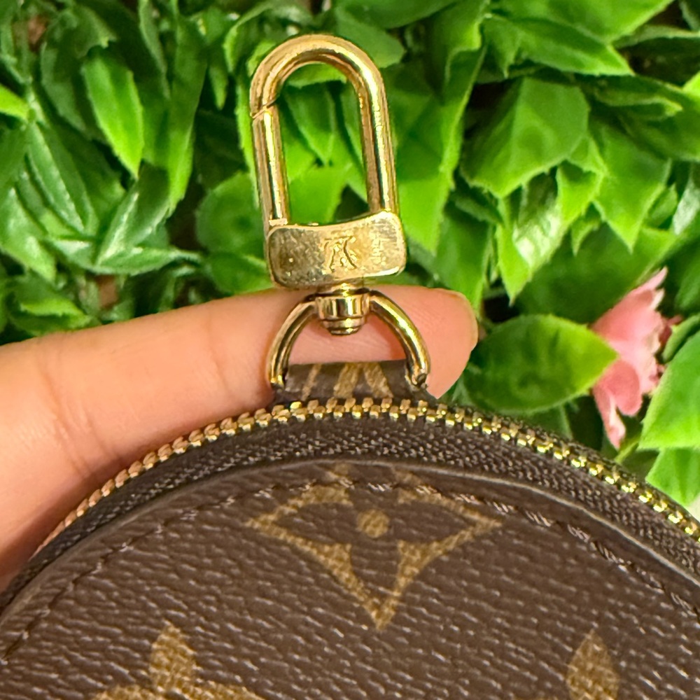 Louis Vuitton Monogram Key Charm Pouch - Picture 7 of 11